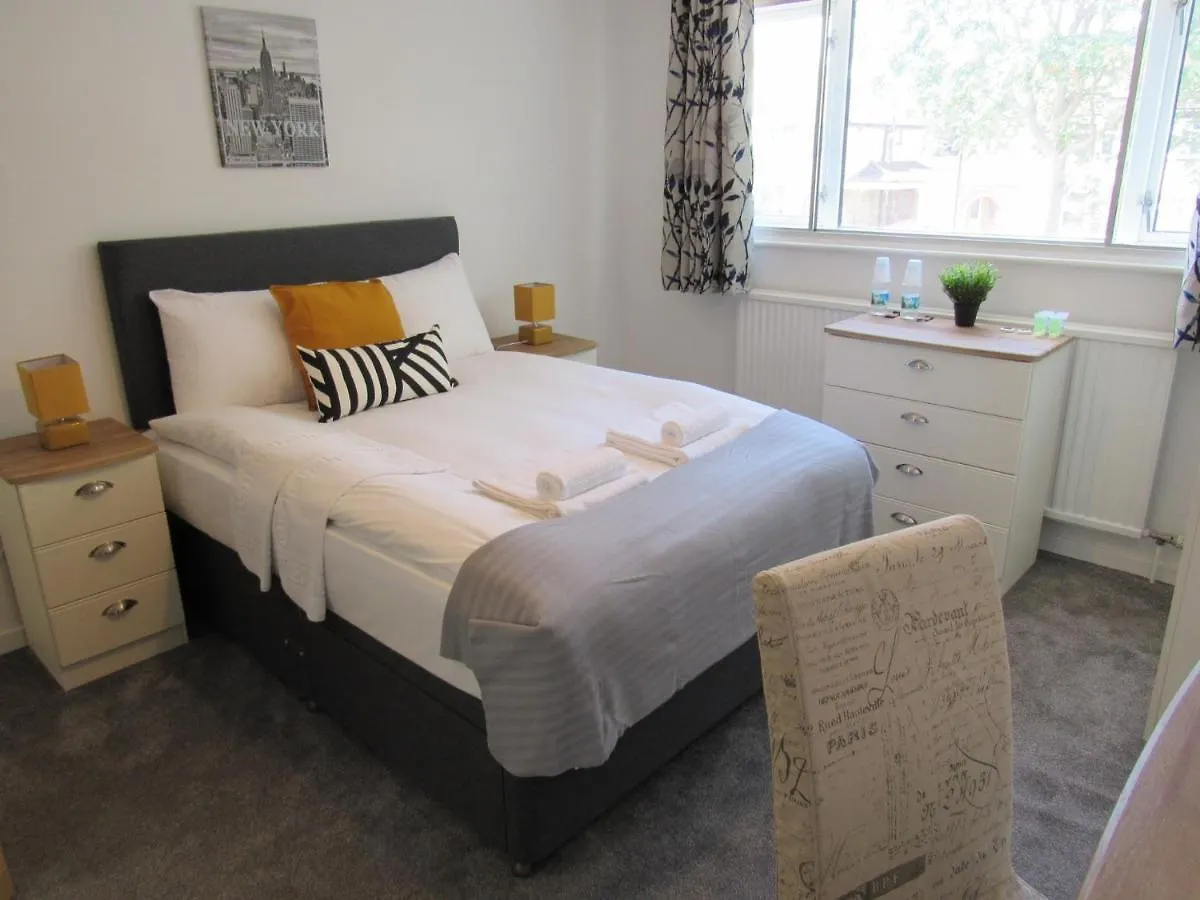 The Cambridge Suites - Tas Accommodations Affittacamere CBG