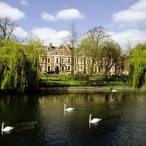 3* Hotel Arundel House