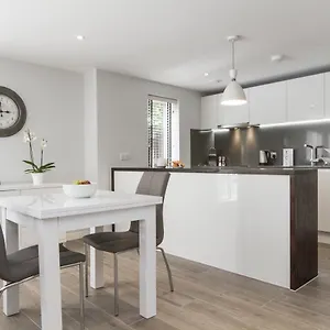 Apartment Citystay - Eagle Yard